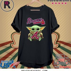 Baby Yoda Hug Atlanta Braves T-Shirt