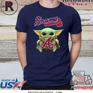 Baby Yoda Hug Atlanta Braves T-Shirt