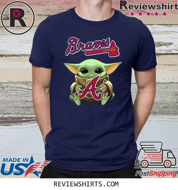 Baby Yoda Hug Atlanta Braves T-Shirt