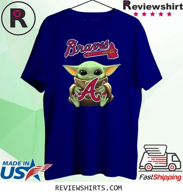 Baby Yoda Hug Atlanta Braves T-Shirt