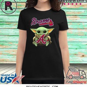 Baby Yoda Hug Atlanta Braves T-Shirt