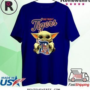 Baby Yoda Hug Detroit Tigers Tee Shirt