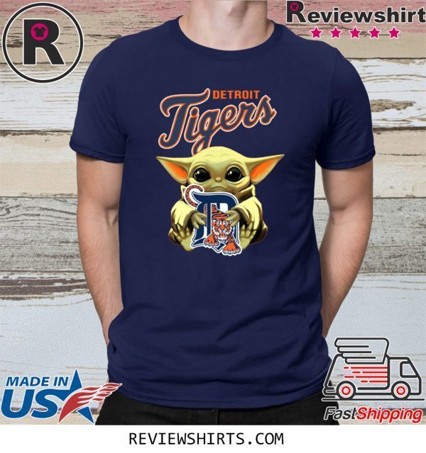 Baby Yoda Hug Detroit Tigers Tee Shirt