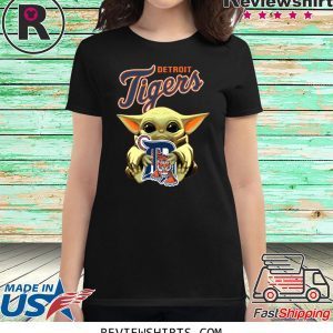 Baby Yoda Hug Detroit Tigers Tee Shirt