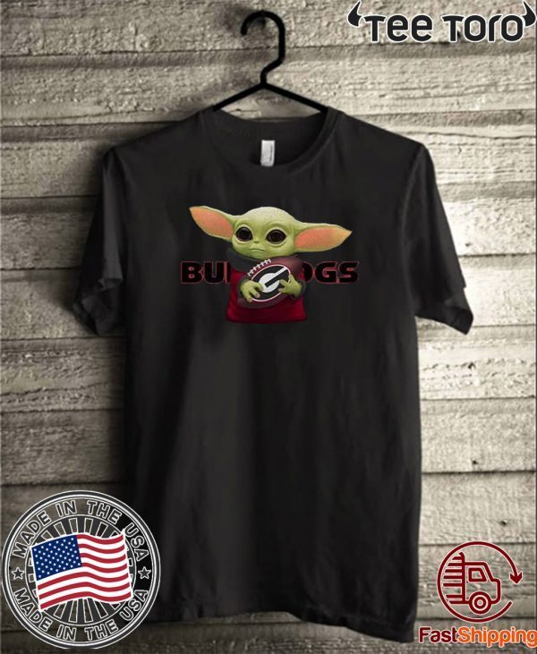 Baby Yoda Hug Georgia Bulldogs Shirt T-Shirt