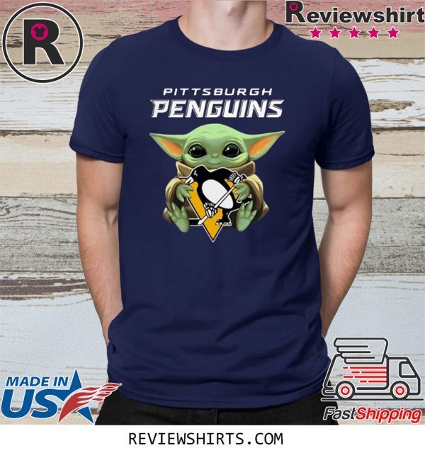 Baby Yoda Hug Pittsburgh Penguins T-Shirt