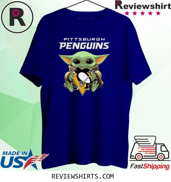 Baby Yoda Hug Pittsburgh Penguins T-Shirt