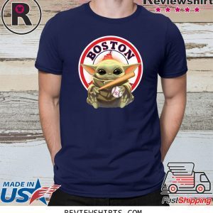 Baby Yoda love Boston Red Sox T-Shirt