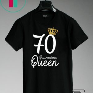 Born in 1950 My 70th Birthday Quarantine Queen Social Distancing Birthday 2020 T-Shirt