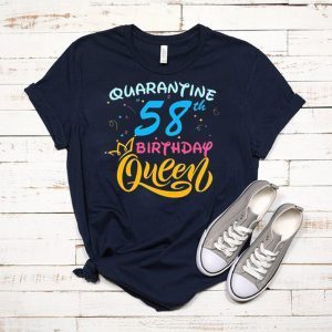 Born in 1962 My 58th Birthday Queen Quarantine Social Distancing Quarantined Birthday 2020 T-Shirt