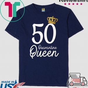 Born in 1970 My 50th Birthday Quarantine Queen Social Distancing Birthday 2020 T-Shirt