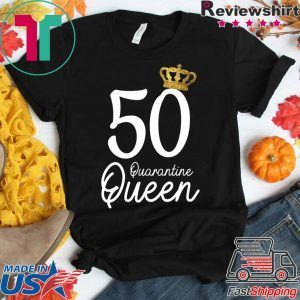 Born in 1970 My 50th Birthday Quarantine Queen Social Distancing Birthday 2020 T-Shirt