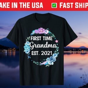 Boho First Time Grandma 2021 Floral Pregnancy Announcement Gift T-Shirt