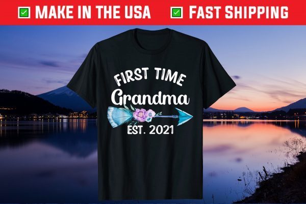 Boho First Time Grandma Est 2021 Pregnancy Announcement Classic T-Shirt