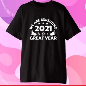 Pregnancy Announcement Mom Dad Expecting 2021 Baby Classic T-Shirt