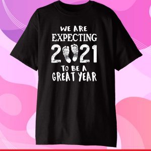 Pregnancy Announcement New Dad or Mom Baby Reveal 2021 Classic T-Shirt