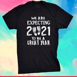 Pregnancy Announcement New Dad or Mom Baby Reveal 2021 Gift T-Shirt