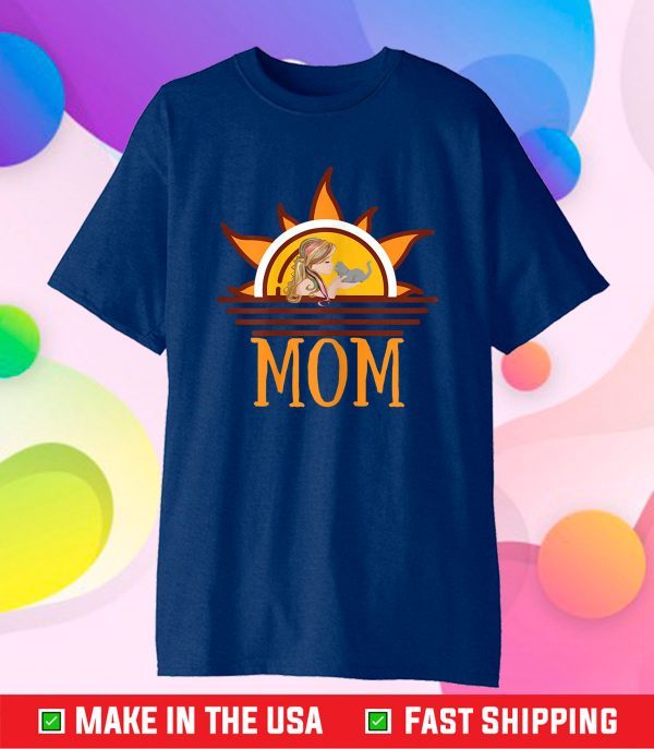 Retro Vintage Mom with Kitten Mothers Day 2021 Us 2021 T-Shirt