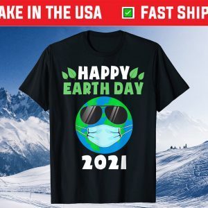 Happy Earth Day 2021 Funny Earth Wearing Mask Classic T-Shirt